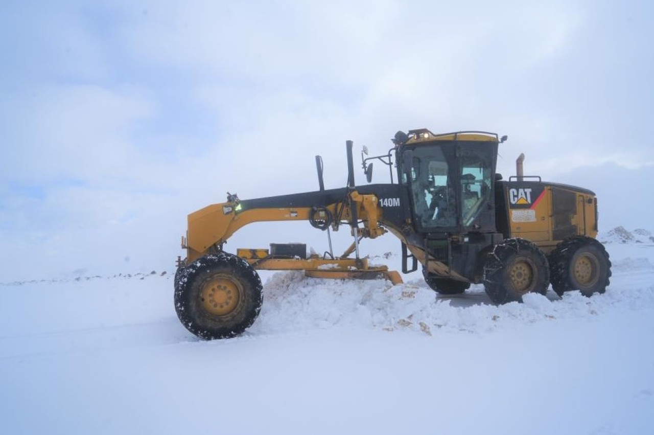 Muş'ta karda mahsur kalan vatandaşlar kurtarıldı