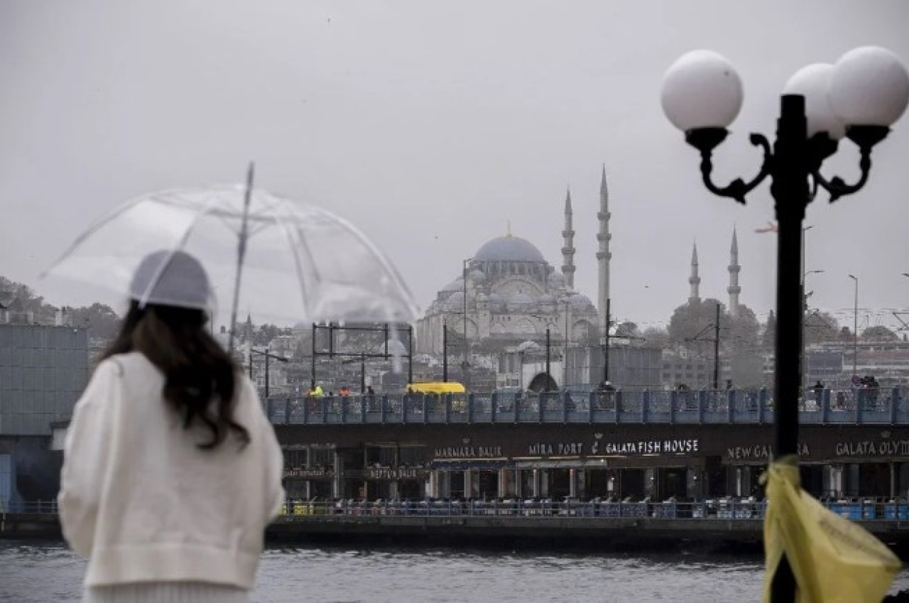 Meteoroloji hava durumu raporunu paylaştı: İstanbul’da akşam saatlerine dikkat!
