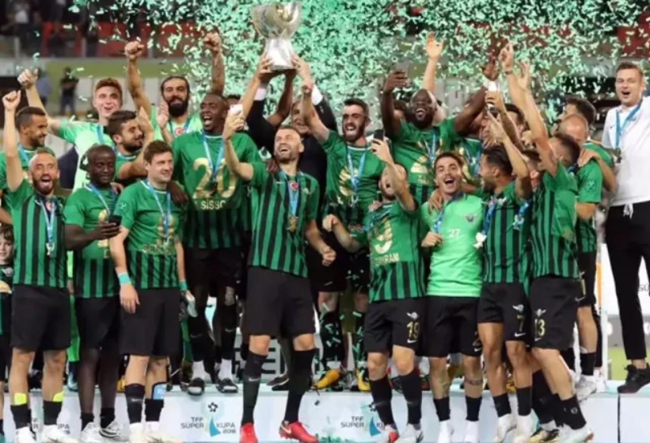 Süper Lig'de 2 kupa kazanan takım maçlara çıkamıyor