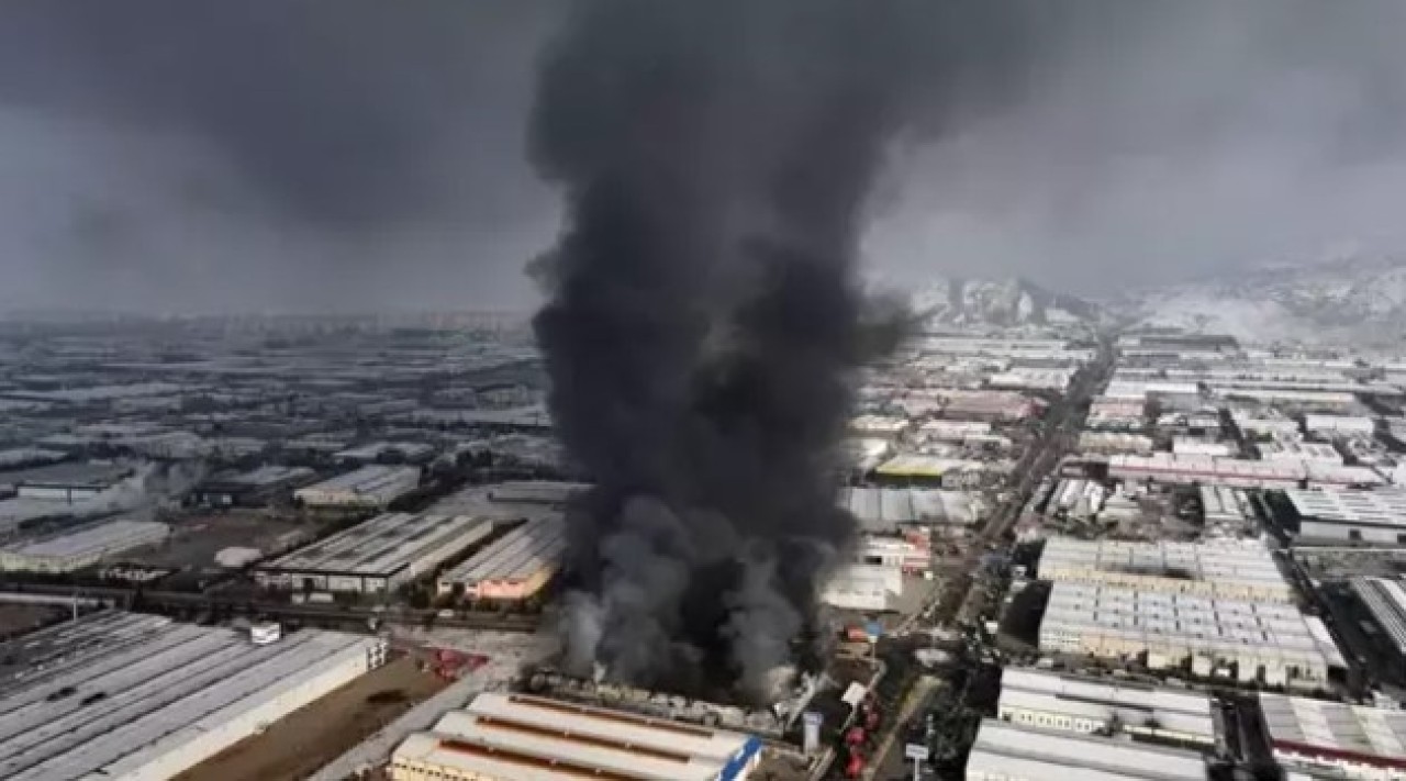 Kayseri'de mobilya fabrikasında çıkan yangın 3 can aldı!