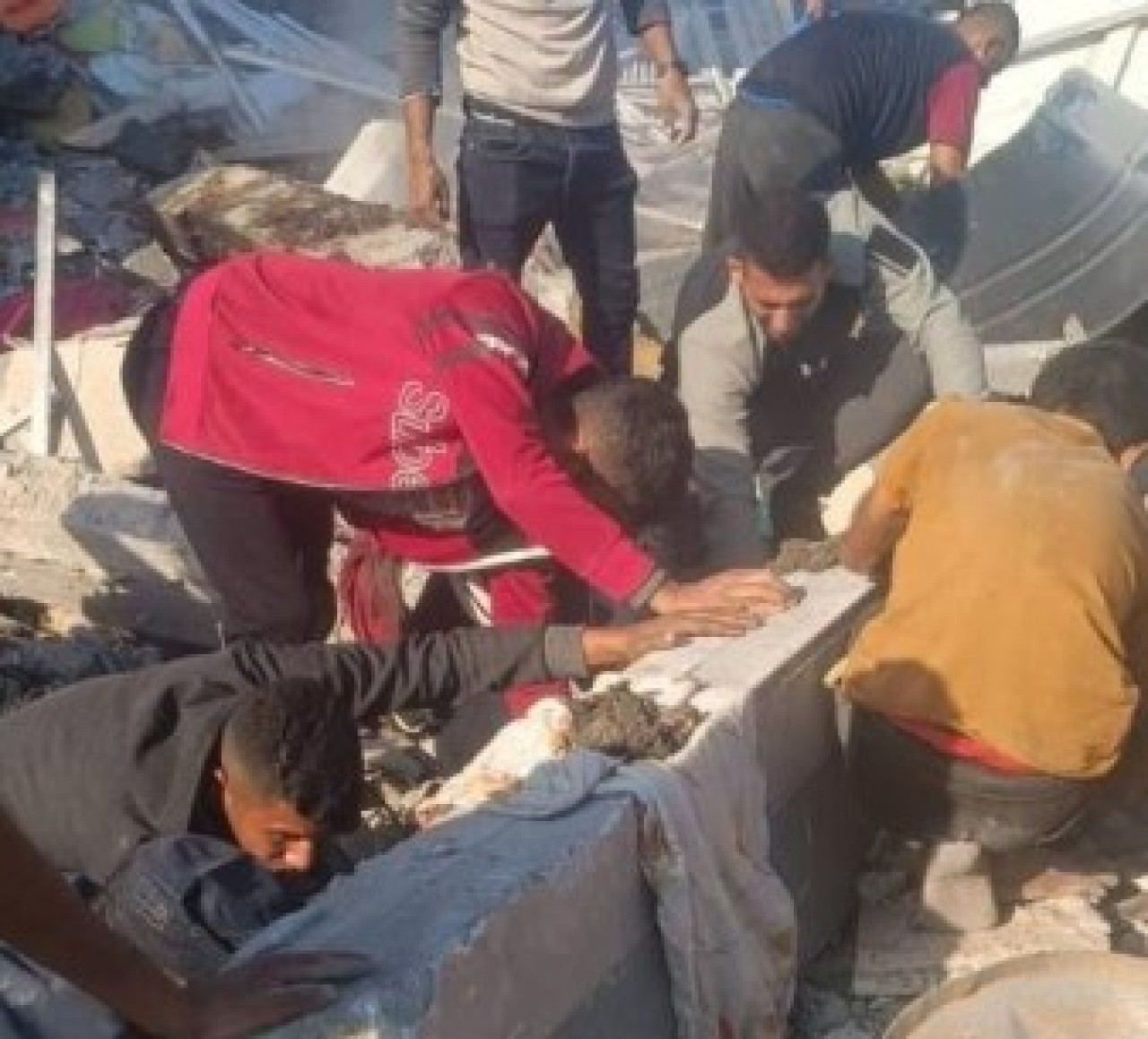 İsrail Gazze’nin Beyt Lahya bölgesine saldırdı: En az 20 ölü