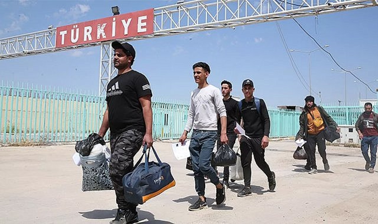 Bakan Yerlikaya açıkladı: Türkiye'de Suriyeli sayısı azaldı!