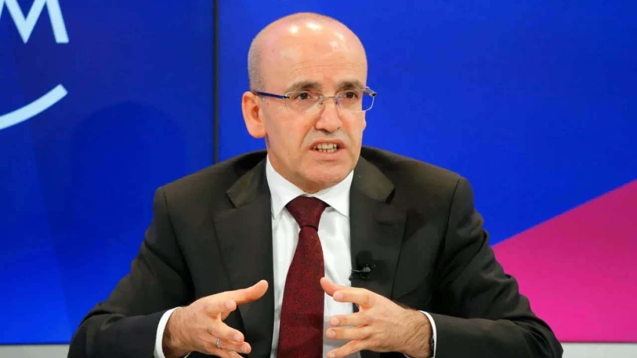 Mehmet Şimşek'ten akaryakıt ve sigara için indirim mesajı!