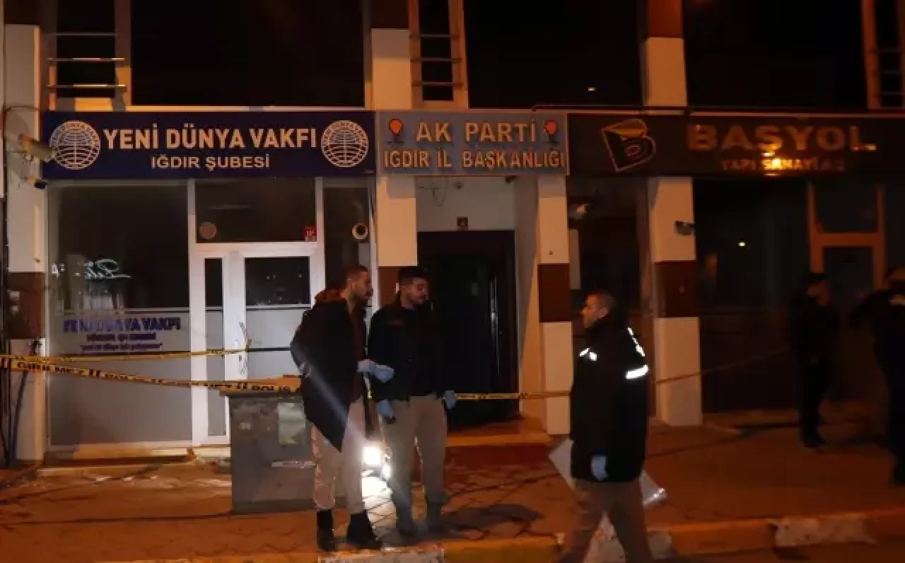 AK Parti il başkanlığına molotoflu saldırı!