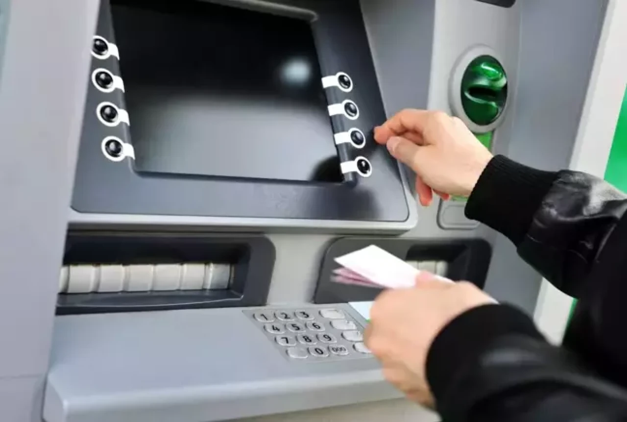 Bankalardan tepki çeken karar! Vatandaşlar hesabını kapatmaya başladı