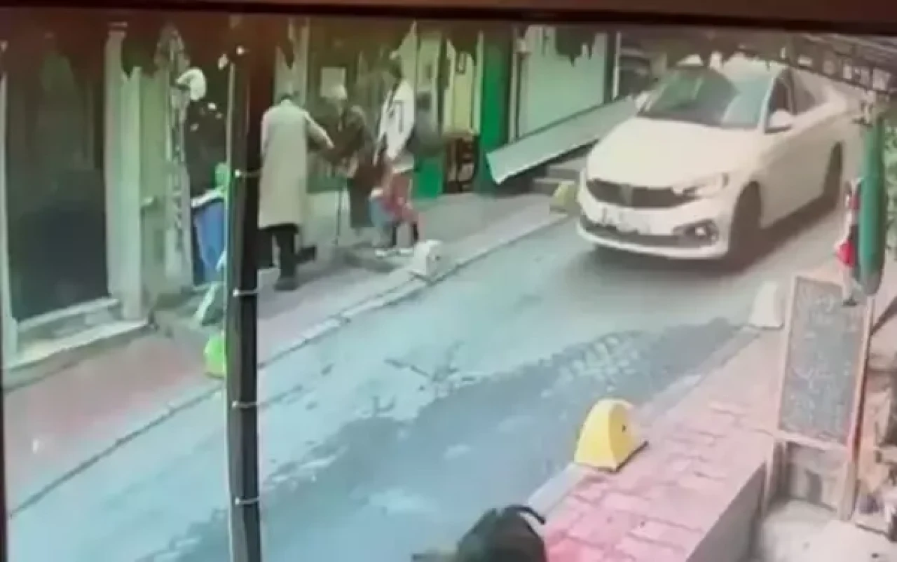 Beyoğlu'nda oğlu tarafından öldürülen kadının son görüntüleri ortaya çıktı