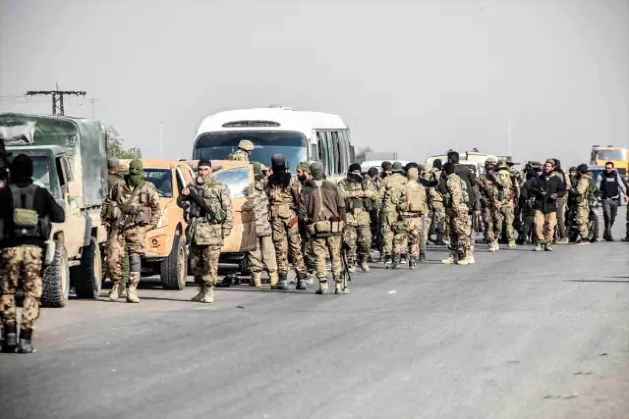 Suriye’de muhalifler Şam’ın kapısında: Beşşar Esad ülkeyi terk mi etti?