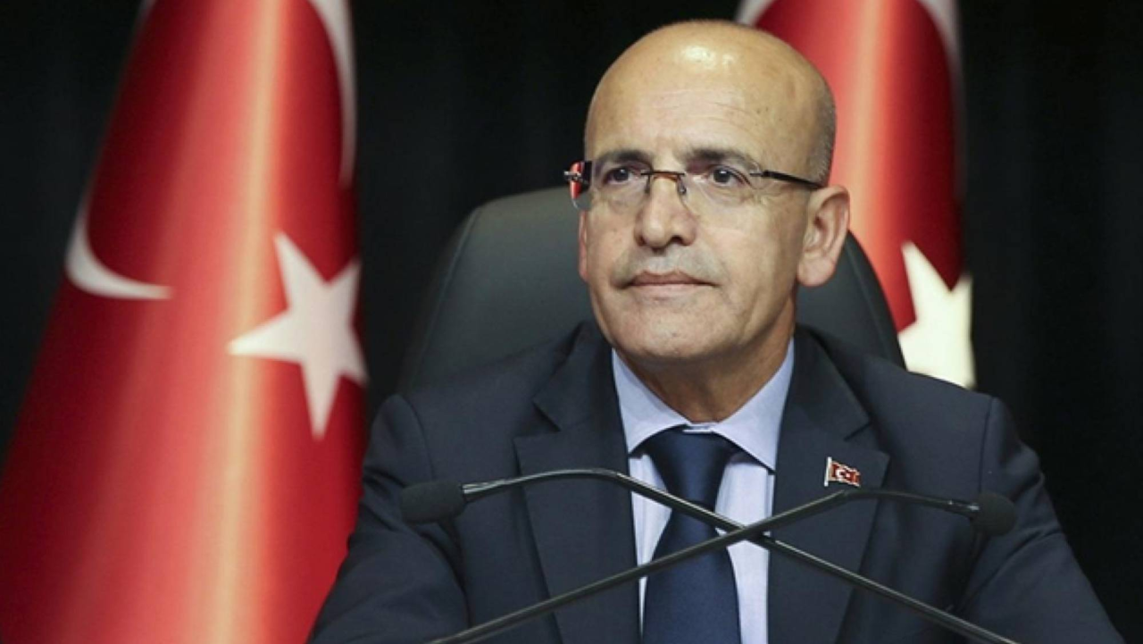 Bakan Mehmet Şimşek'ten gençlere tavsiye: "Sigara içmeyip birikim yapın"