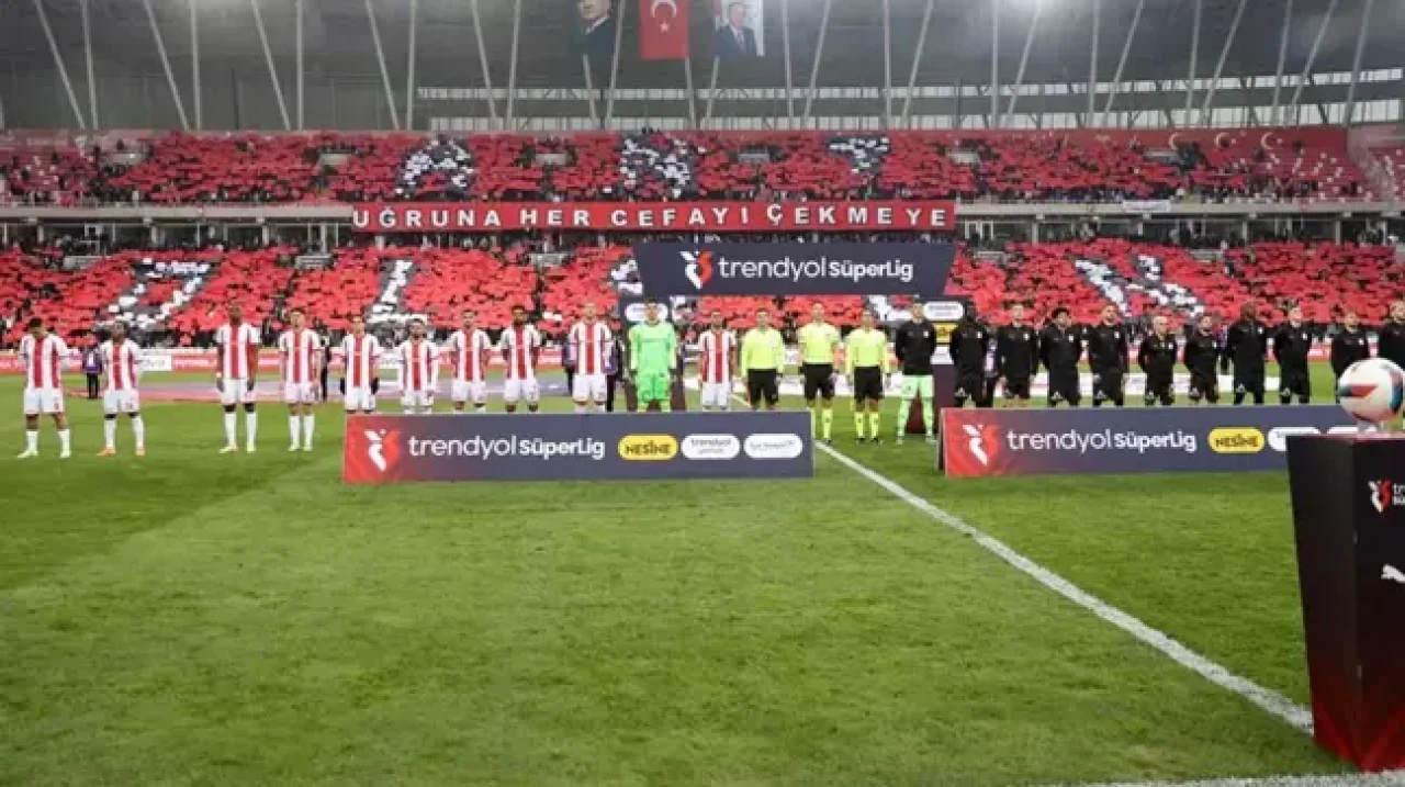 Sivasspor-Galatasaray maçında korkutan sakatlık