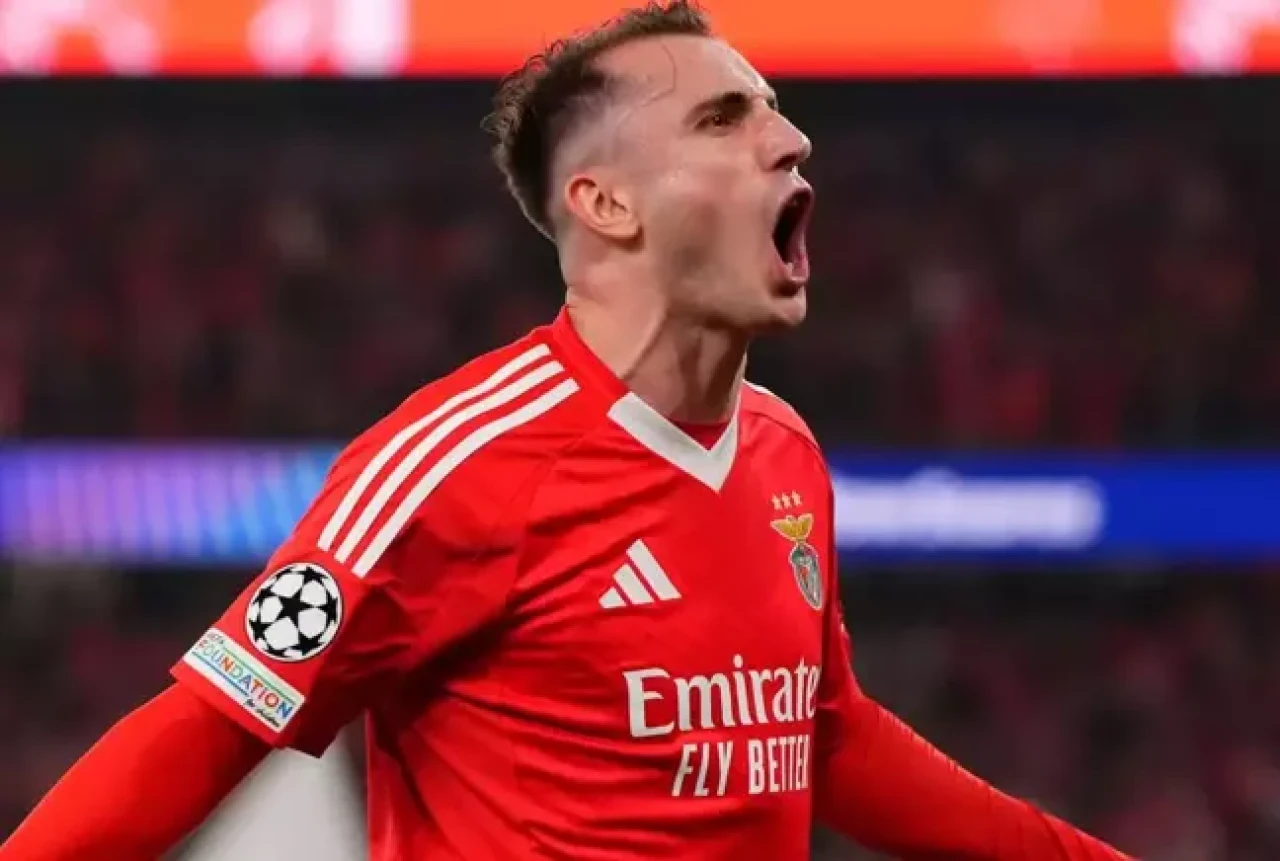 Kerem Aktürkoğlu oyundan çıktı,  taraftarlar şoke oldu!