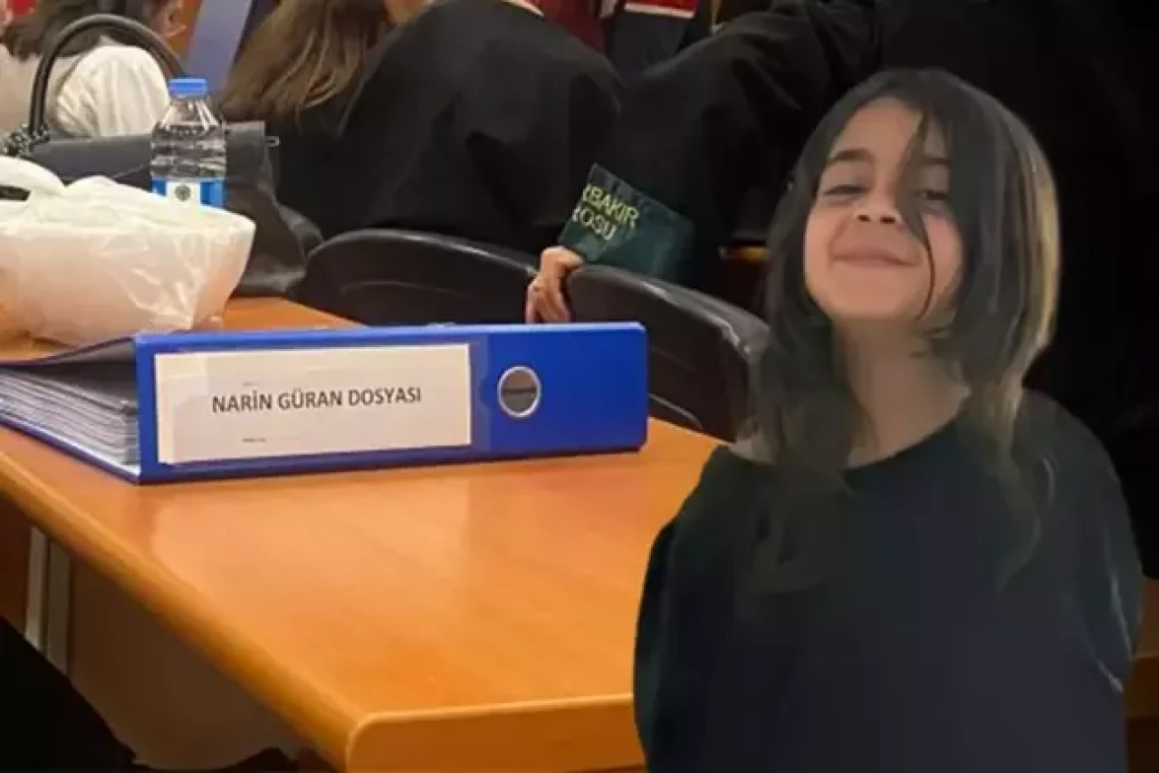 Narin davasında dikkat çeken görüntü: Karar okunurken kulaklarına eğilip bakın ne demişler!