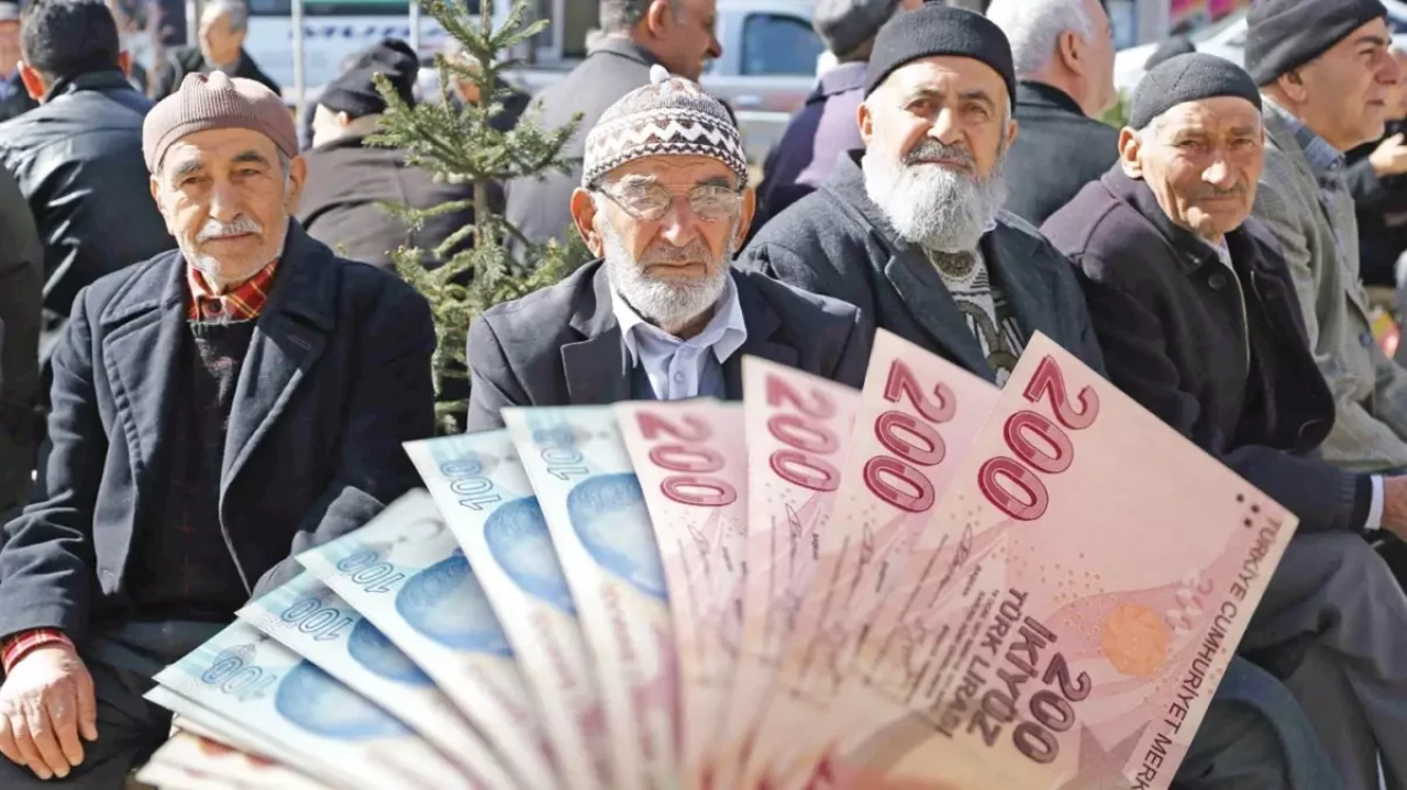 Emekli ve memur zammında son durum: Senaryolar netleşiyor!