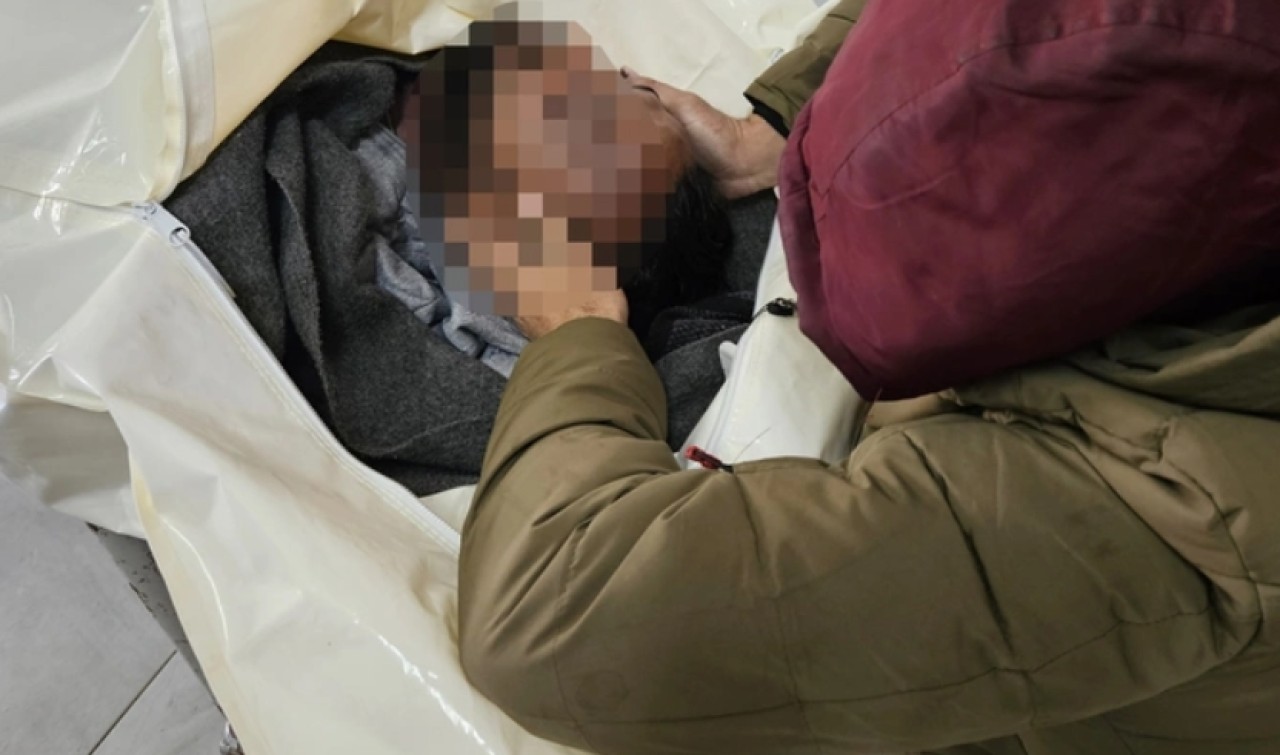 Gazze'deki bir doktor soğuk hava nedeniyle hayatını kaybetti