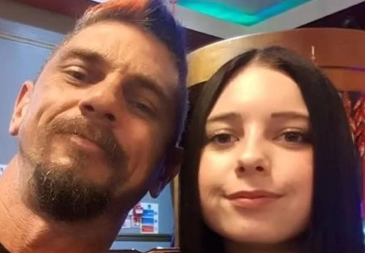 Sırt ağrısı şikayetiyle doktora giden genç kız,  gerçekle şok oldu!