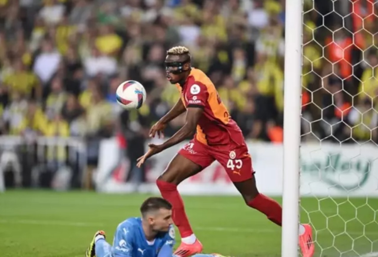 Osimhen,  Fenerbahçe'nin yıldızını Galatasaray'a götürüyor