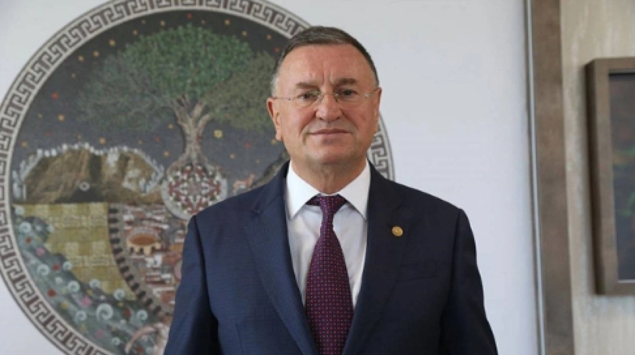 Eski Hatay Belediye Başkanı Lütfü Savaş,  CHP'den ihraç edildi