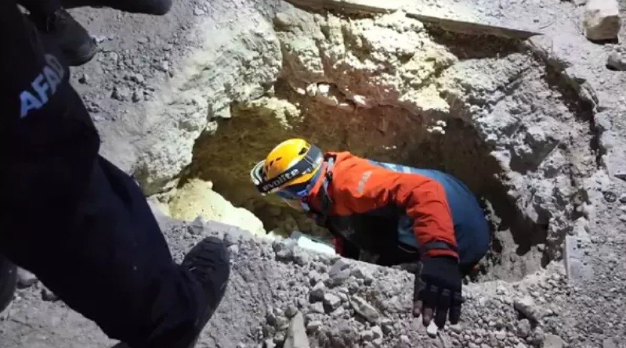 AFAD,  Sednaya Hapishanesi'nde arama kurtarma çalışması başlattı