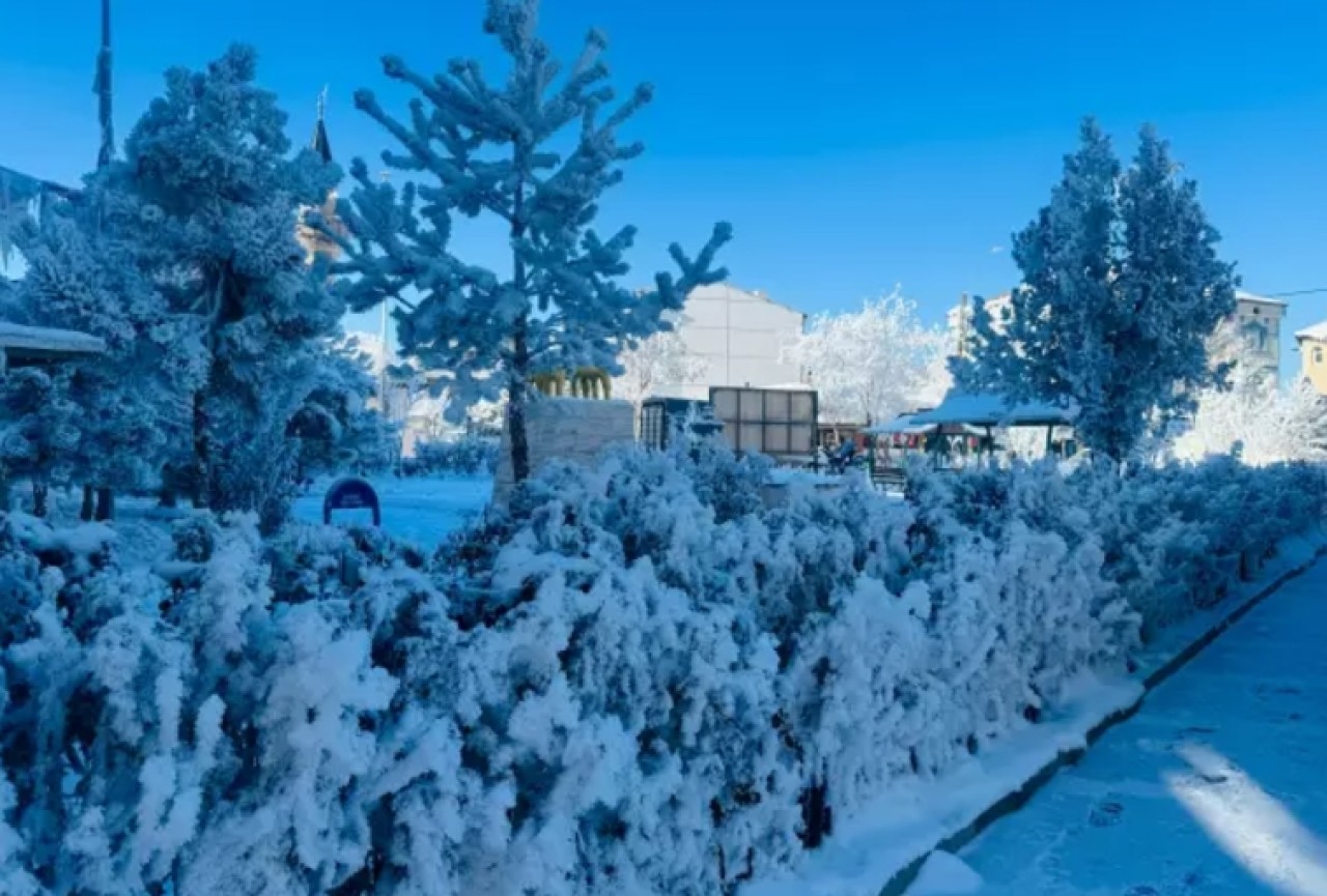 Sivas'ta termometreler -23 dereceyi gösterdi!