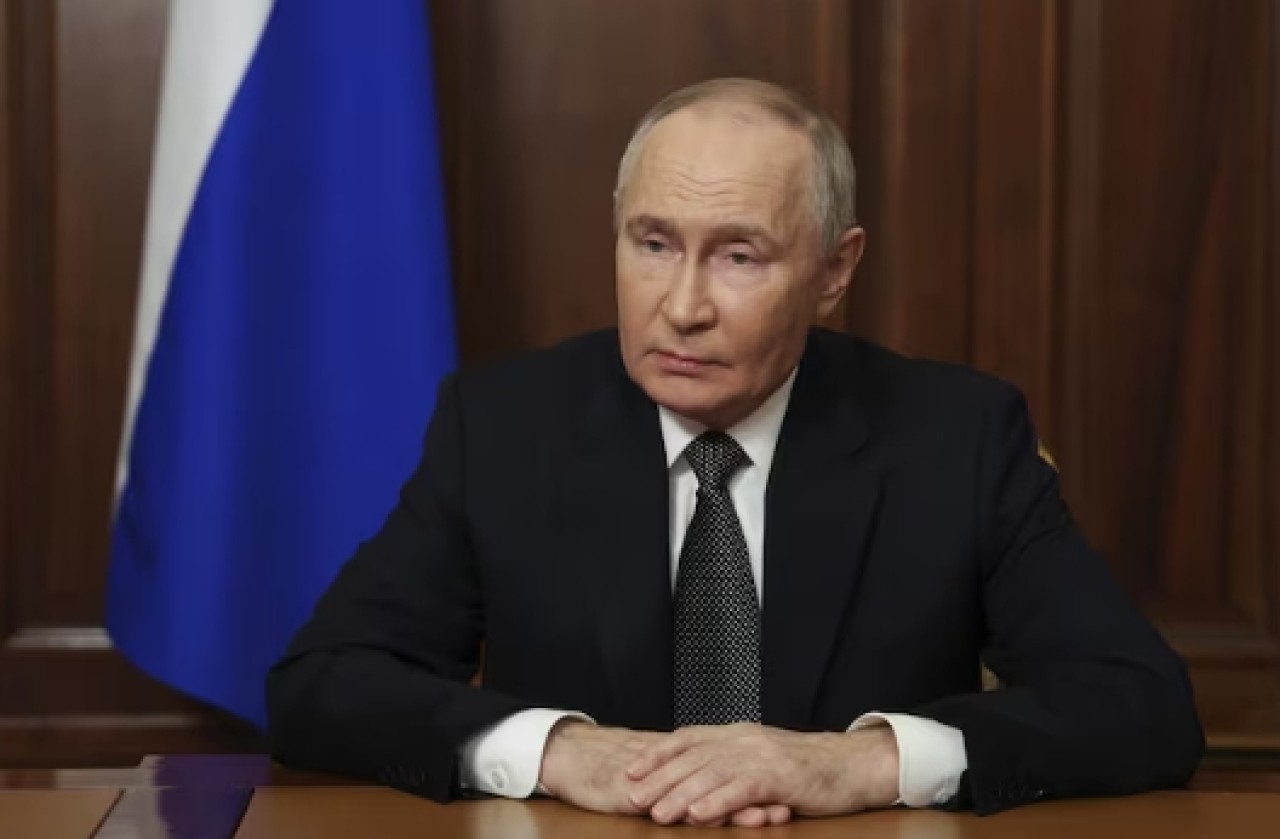 Askerlerin yüzünü yakan Putin'e Noel oyuncak hediyesi şaşırttı!