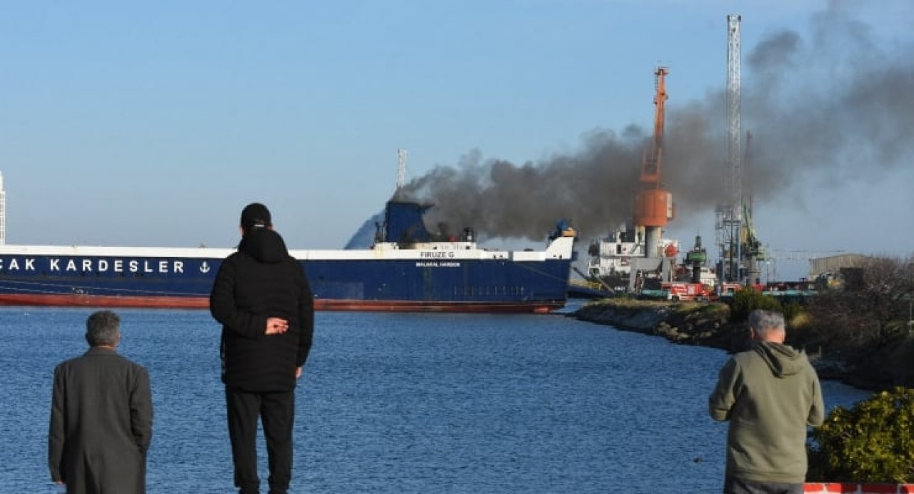 Samsun Limanı’ndaki bir gemide yangın çıktı