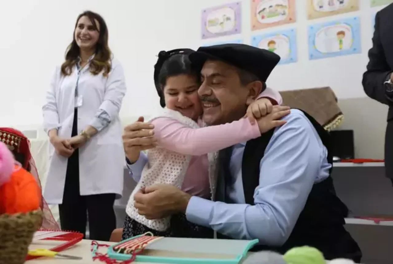 Bakan Tekin'den Türkiye Yüzyılı Maarif Modeli vurgusu: "Çocuklar Fatiha okusun,  taziye öğrensin"