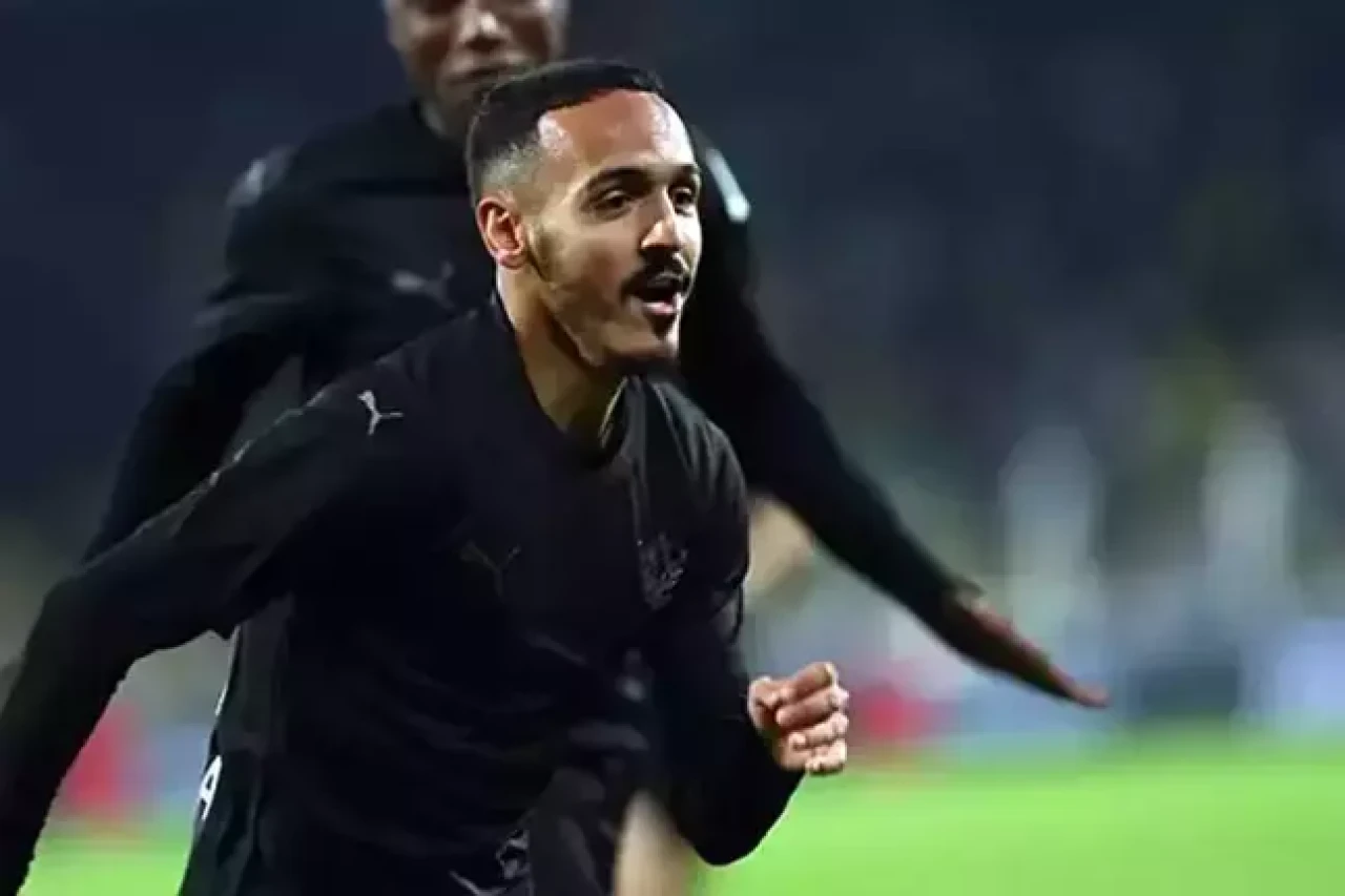 Bilal Boutobba Süper Lig'deki ilk golünü Fenerbahçe'ye attı