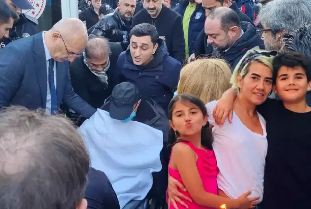 Otel yangını:Camdan atlayarak kurtulan baba, eşi ve çocuklarını gözyaşları içinde uğurladı!