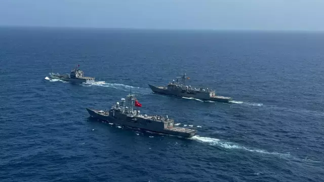 Türk donanması Hint Okyanusu'nda!