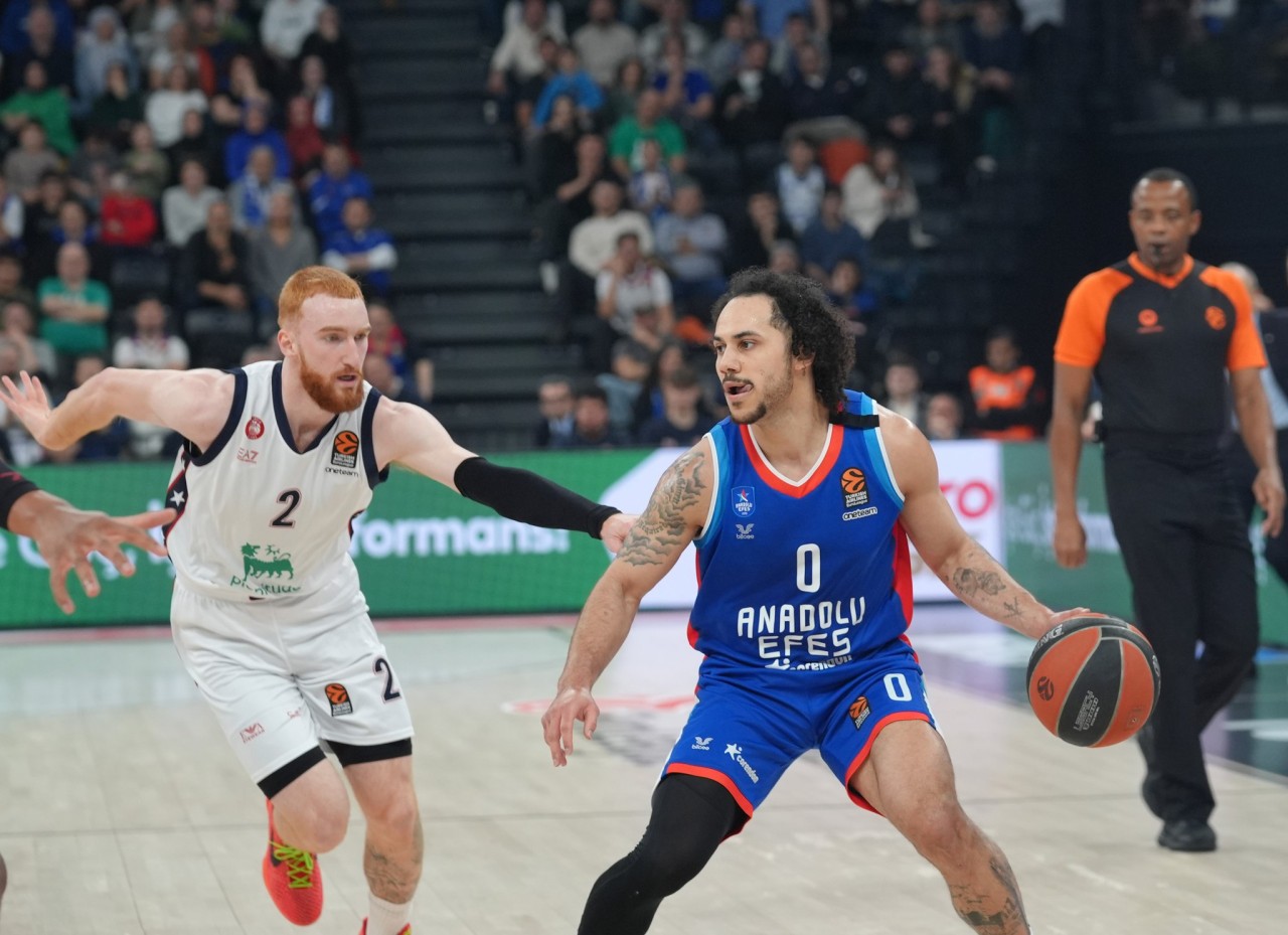 Kötü seri sona erdi: Anadolu Efes'ten farklı galibiyet