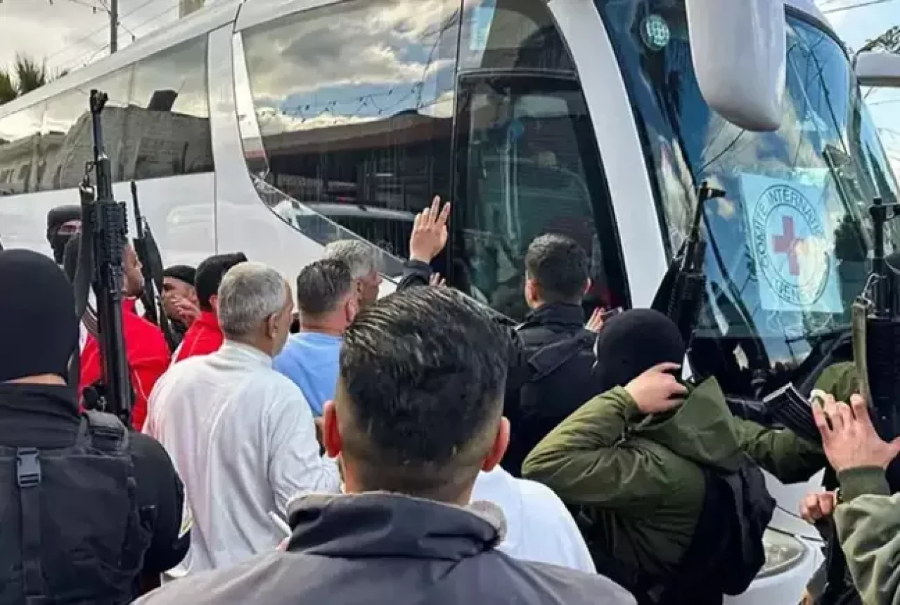 İsrail ve Hamas arasında ateşkes: 200 Filistinli serbest bırakıldı!