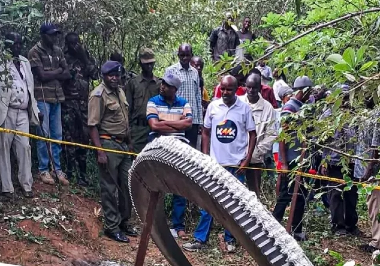 Dünya bunu konuşuyor: Gökyüzünden devasa bir uzay enkazı düştü