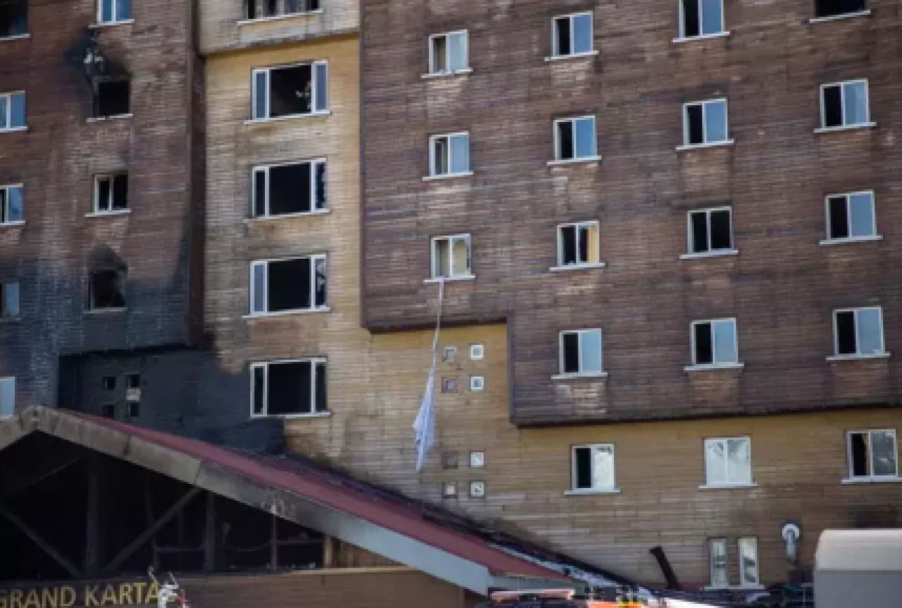 Yangın faciasında kimlik tespiti tamamlandı,  78 kişi hayatını kaybetti