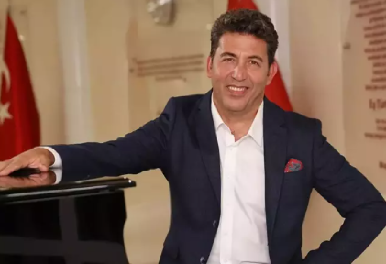 Ünlü oyuncu Emre Kınay'ın yeni mesleği şaşırttı