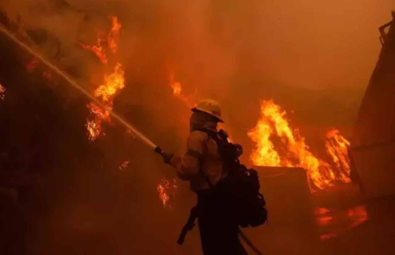 ABD'nin California eyaletinde korkutan yangın!