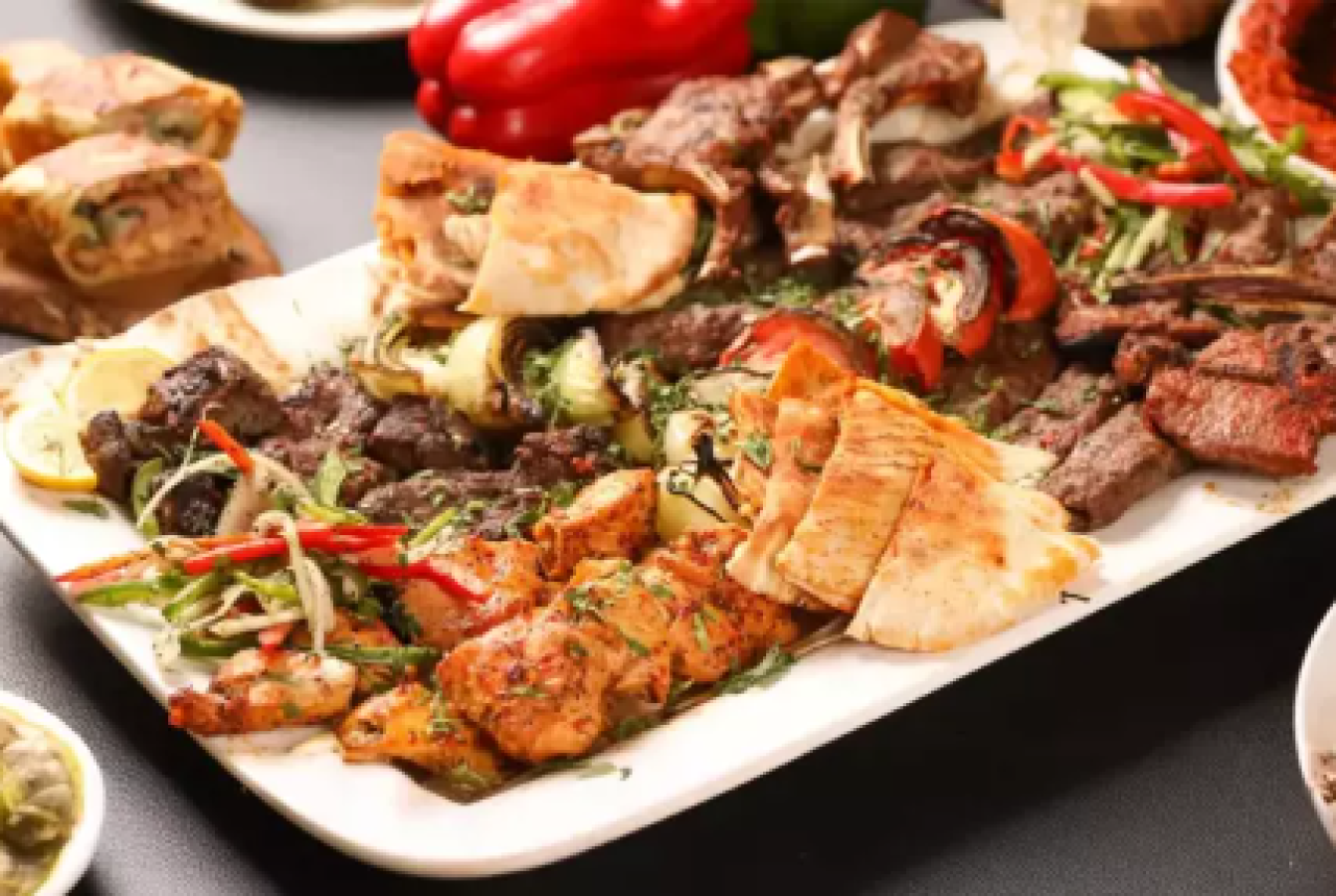 Ünlü restoran zincirinde vatandaşa neler yedirmişler neler