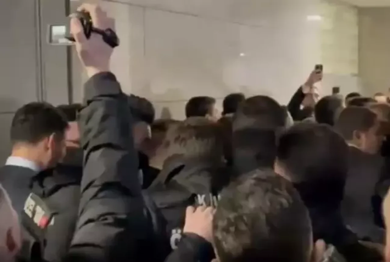 Ümit Özdağ'ın mahkemeye sevki sonrası adliyede arbede çıktı!