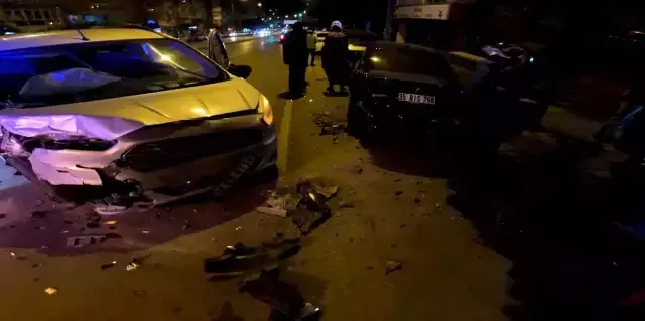 Resmi araçla kaza yaptı,  çarptığı araçların markasını görünce yıkıldı