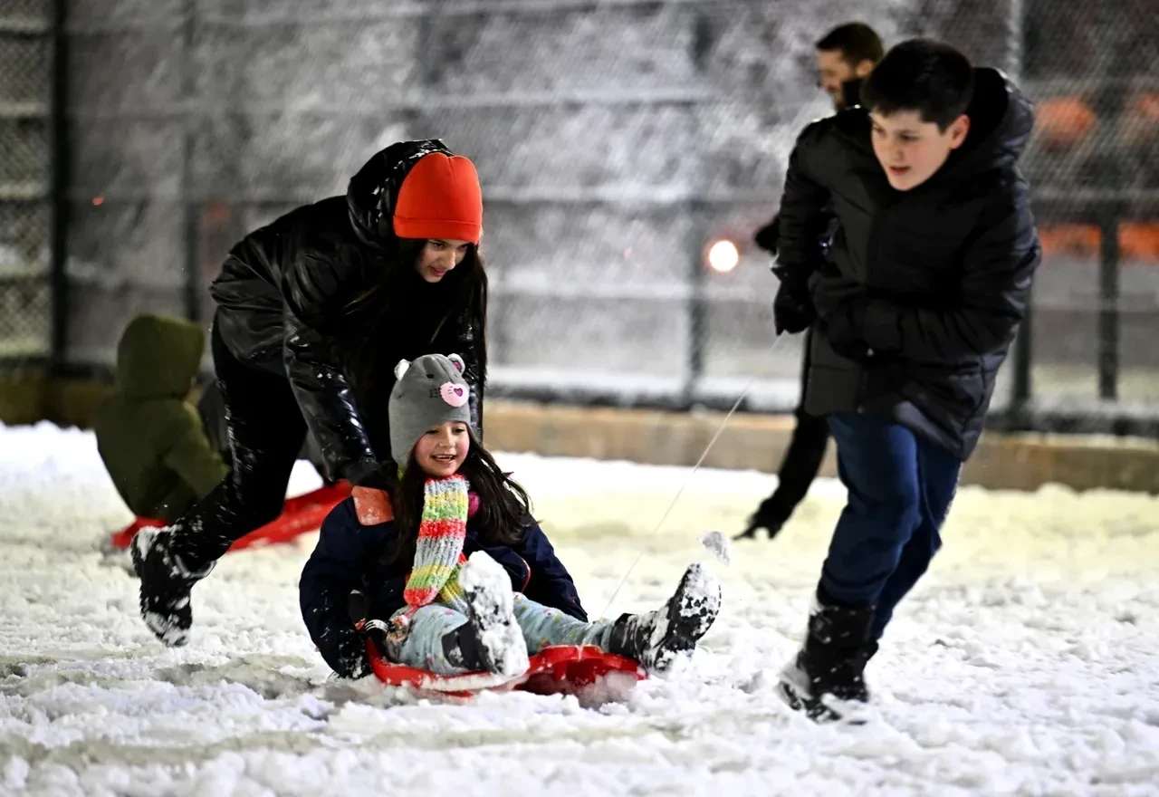 Yarın okullar tatil mi? İstanbul Valisi Gül canlı yayında açıkladı