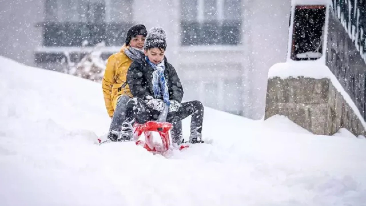 Eğitime kar engeli! 6 ilde okullar tatil edildi