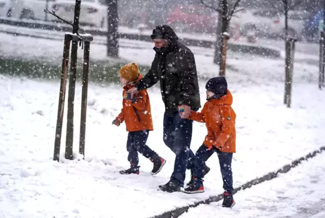 8 ilimizde eğitime kar molası verildi
