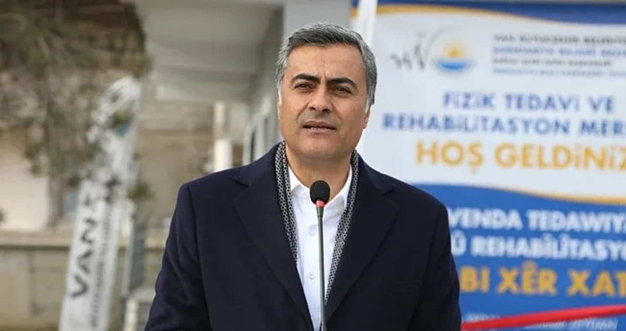 Van Belediye Başkanı Abdullah Zeydan'a 3 yıl 9 ay hapis cezası