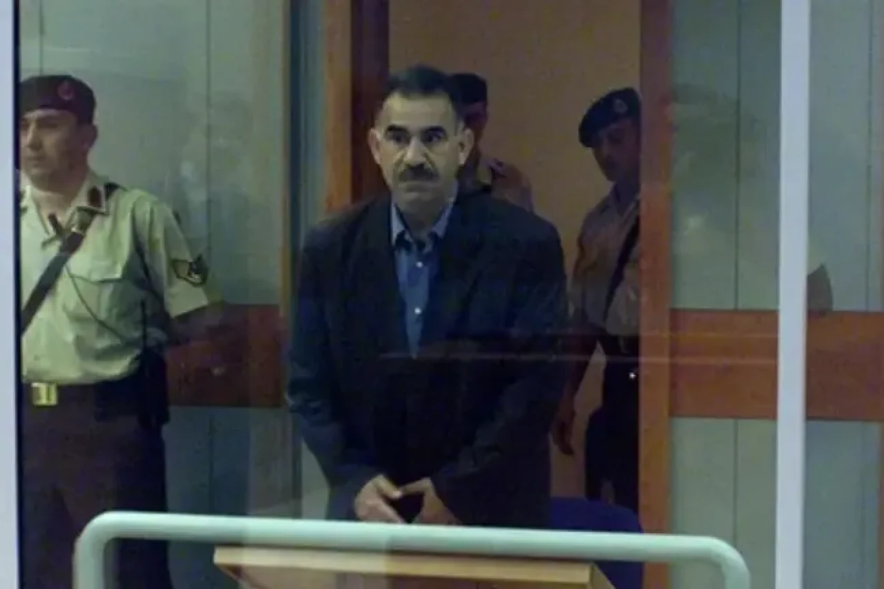 Teröristbaşı Abdullah Öcalan konuştu: PKK kendini feshetmeli