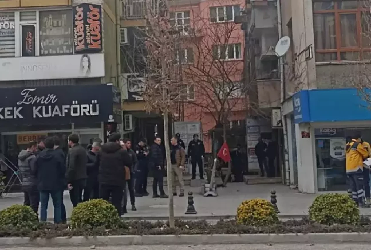 Sendika binasında kanlı kavga: Şube başkanı,  sekreteri öldürüp intihara kalkıştı!