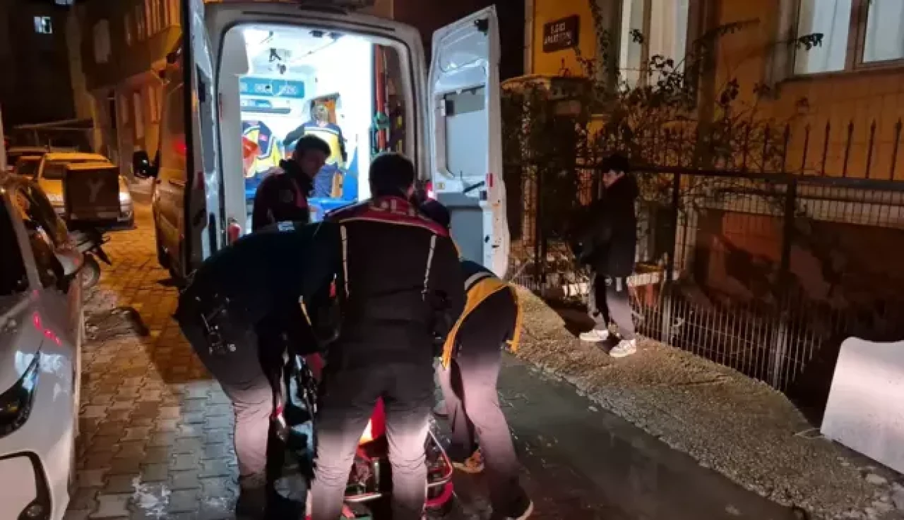 Edirne'de evlat deh.eti: Babasını bıçaklayıp evden kaçtı