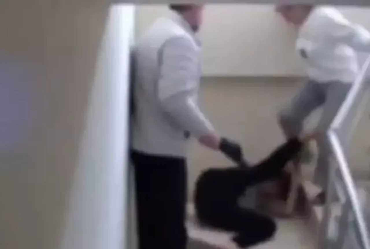 Engelli oğullarını darbeden çift,  gözaltına alındı