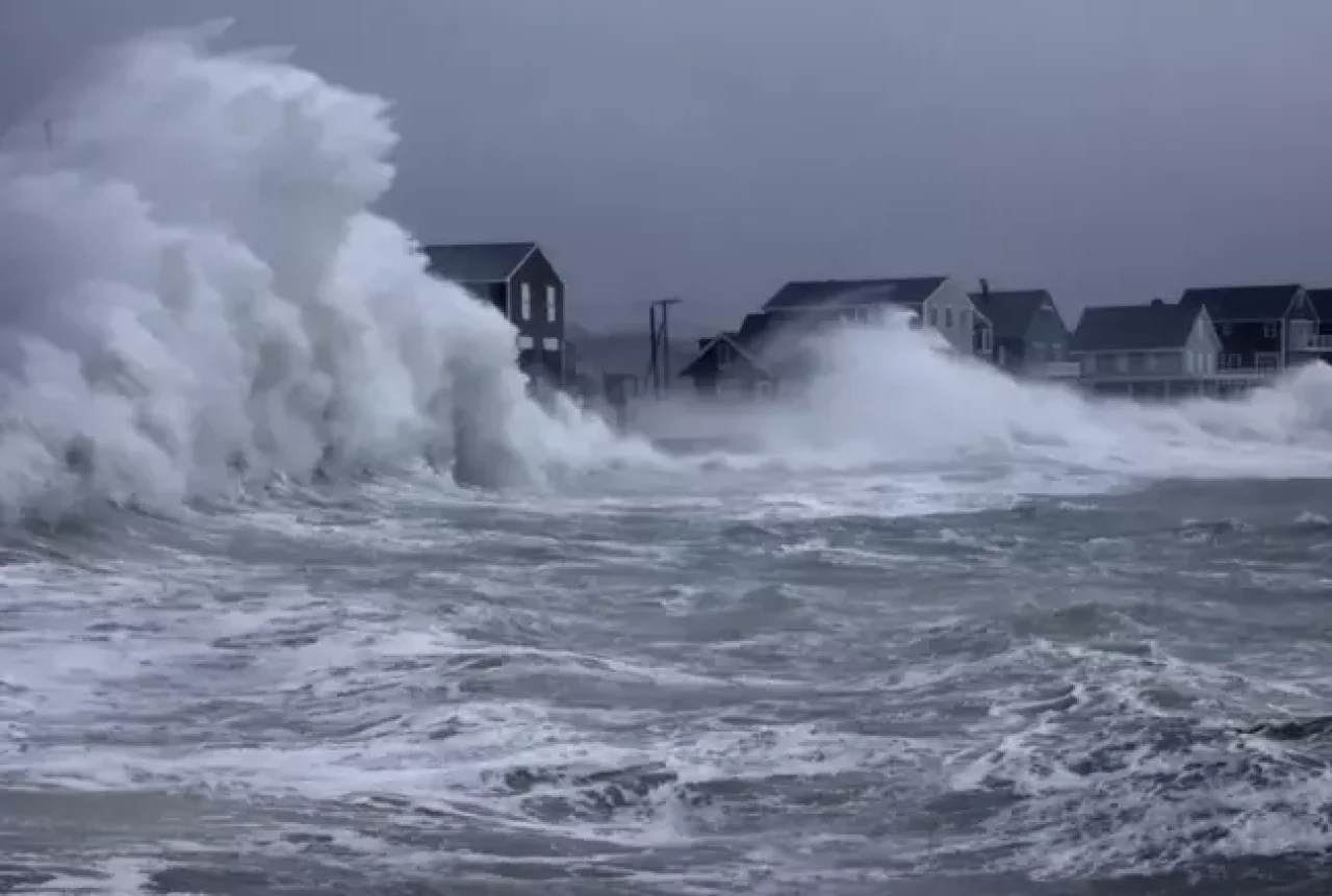 Karayipler’de 7.6 büyüklüğünde deprem! 12 ülkeye Tsunami uyarısı!