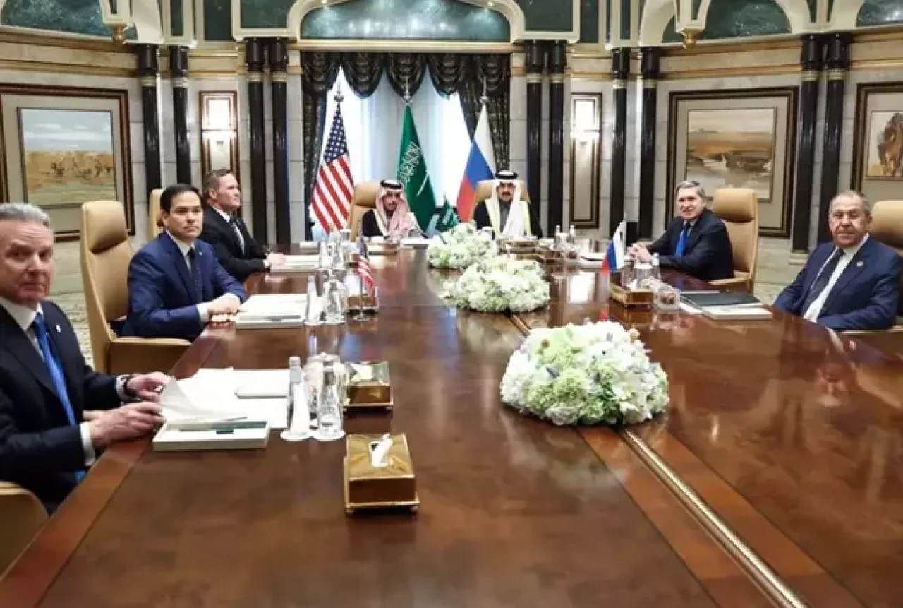 Rusya'dan Arabistan'daki zirveye rest!