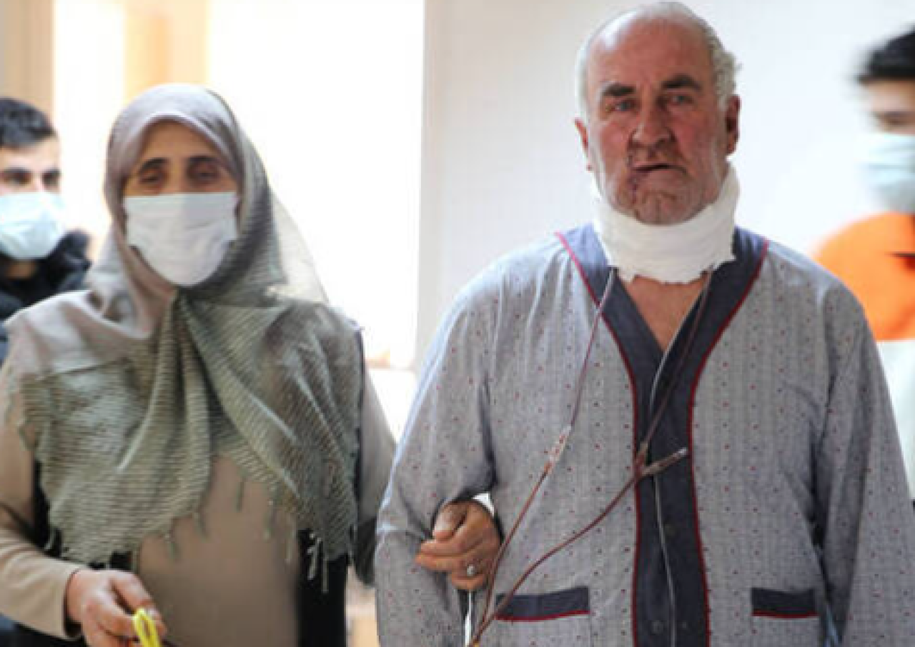 Doktorun dikkatiyle dudak kanseri olduğunu öğrendi