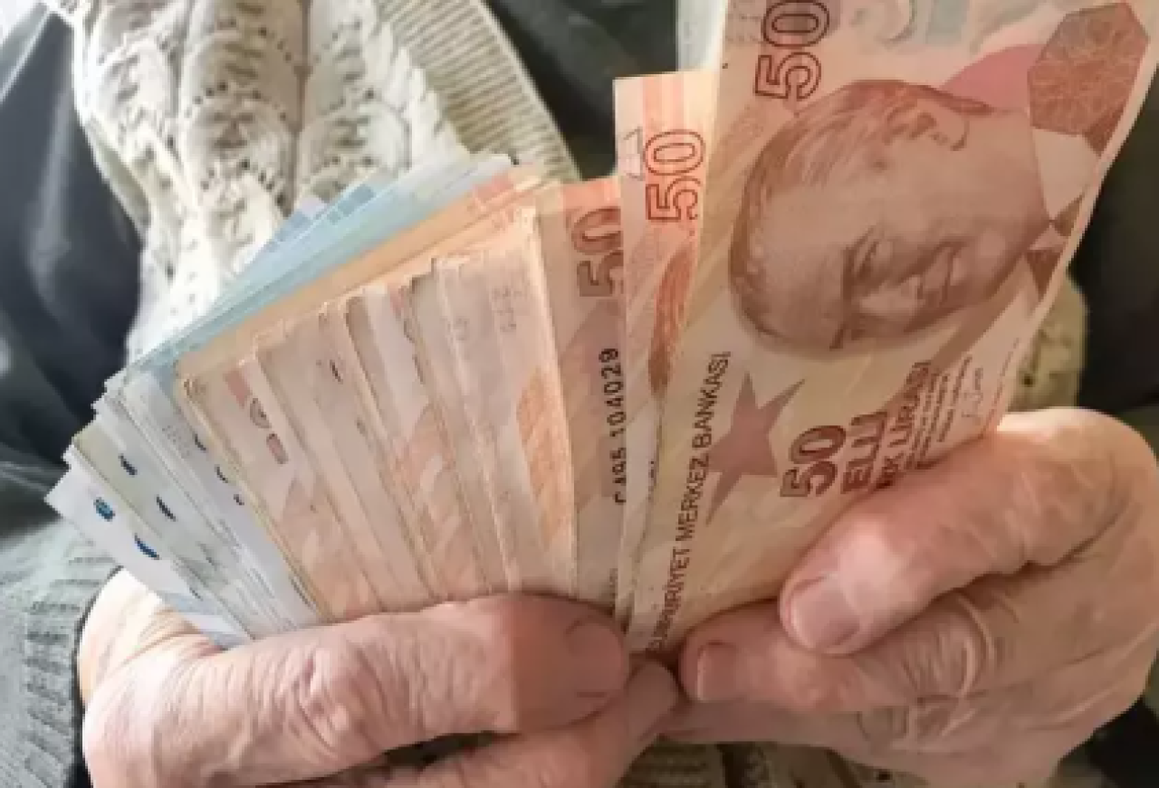 Emeklinin beklediği haber: Ödemelerin hesaplara yatacağı tarih belli oldu