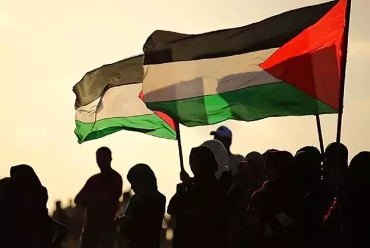 Sürgün edilen 15 Filistinli Türkiye'ye getirilecek